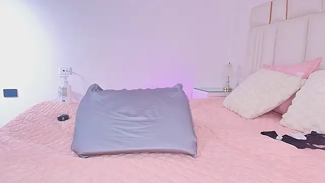 XXX chat uživo modela alanarose18