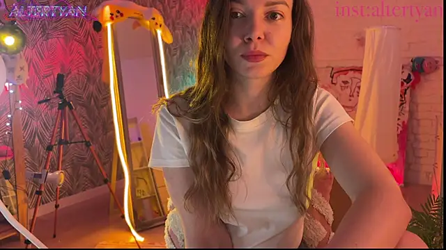 XXX chat uživo modela altertyan