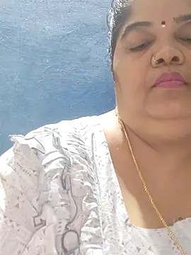 tamilthanushri's Live XXX Chat