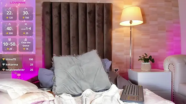 Isaac_Grey Adlı Modelin Web Kamerası Şovu