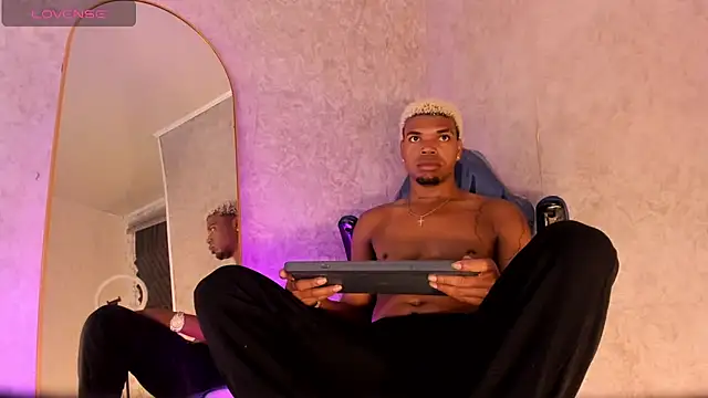 Chat +18 de engell_gil ao vivo