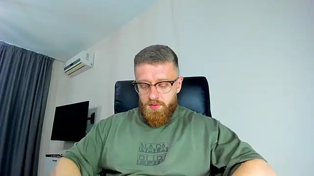 Findom_guy 网络视讯表演