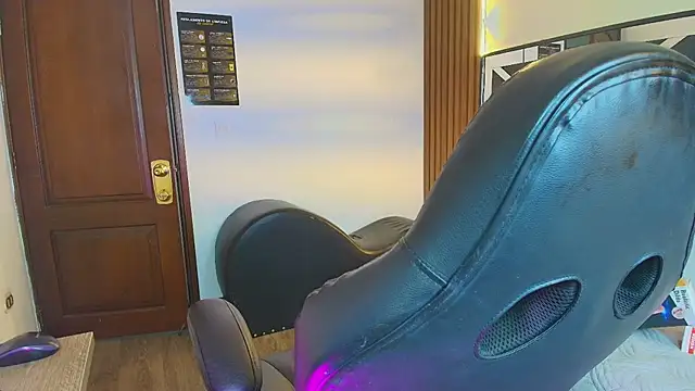 Kittie_Vixen Show Webcam