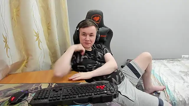 iliaskrislove Adlı Modelin Canlı XXX Sohbeti