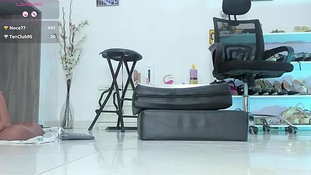 Chat XXX en directo de Alexia_Silver22