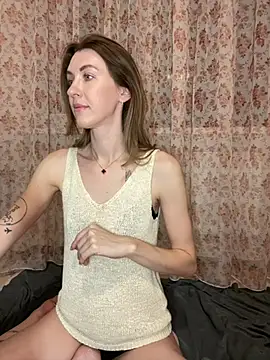 Show modela Julia182 na web-kameri