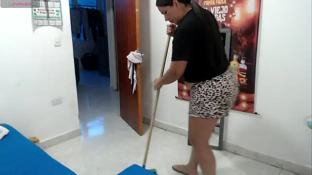 LAURA_Foxht 라이브 XXX 채팅