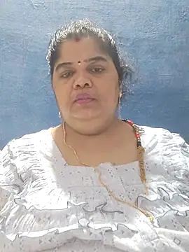 tamilthanushri Chat XXX in diretta