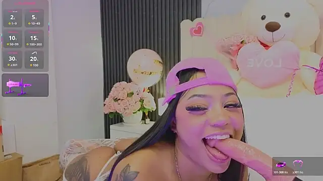 Madiee_Rhea 在線直播表演