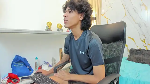 Zayn_Fox32 Live XXX Chat