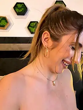 LucyBridgette – Naživo XXX chat