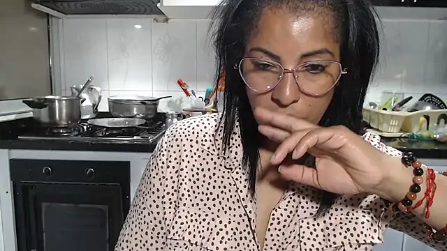 kateleyagrey's Live XXX Chat