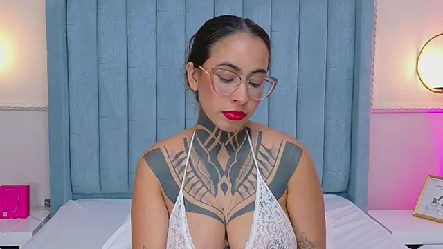 NicoleBlum Chat XXX in diretta