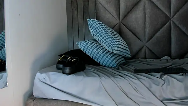 RiriiBrunette__ Chat XXX in diretta