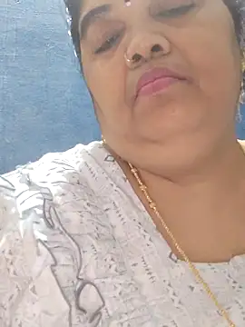 XXX chat uživo modela tamilthanushri