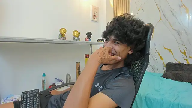 Zayn_Fox32 Webcam show