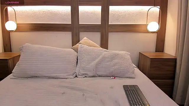 Онлайн чат XXX Emii_Lux