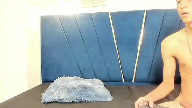 yago_77n Webbikameraesitys