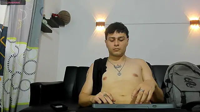 XXX chat uživo modela Philip_Jons