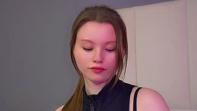 KeiraAsti লাইভ XXX চ্যাট