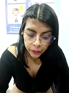 SOFIA-11_ Live XXX-chat