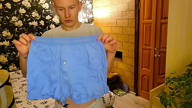 Онлайн чат XXX Vuitton