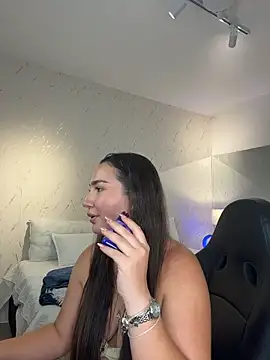 Pokazy przed kamerką – ava_blue