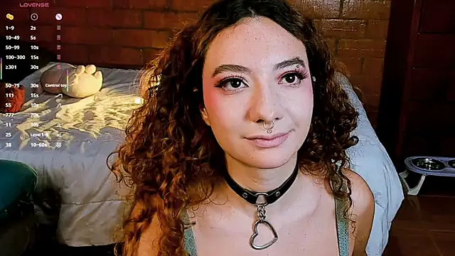 Annycolin_ Chat XXX in diretta