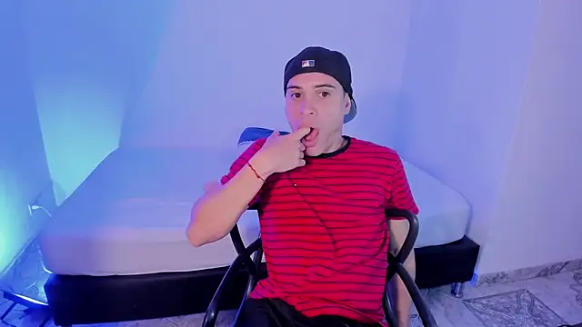 Show modela Axel__fierro na web-kameri