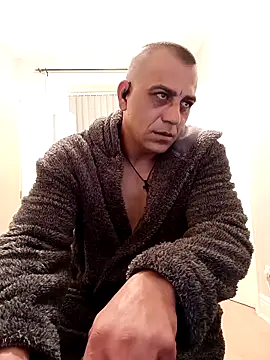 I_amJuustin: απευθείας συνομιλία ΧΧΧ