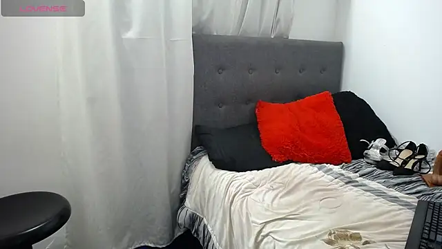 Chat +18 de shayla_10 ao vivo