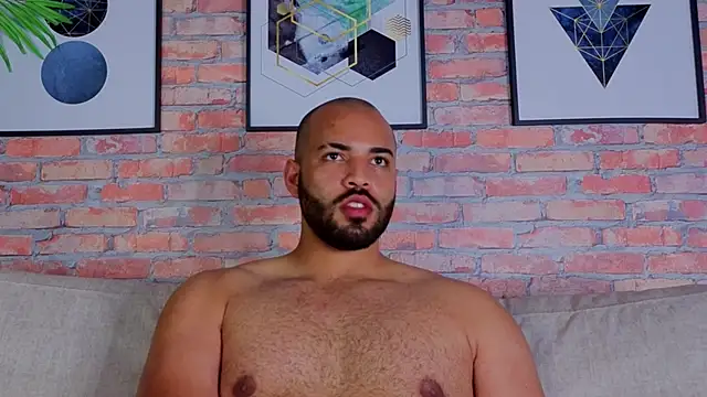 Chat XXX en directo de Chris_Varden