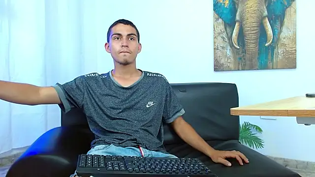 lucass_18 Live XXX Chat