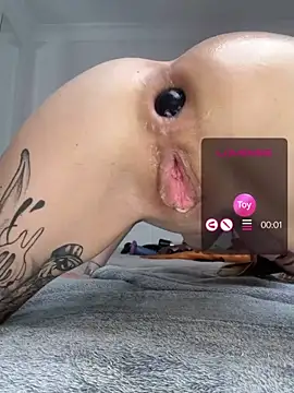 mc-Olivia Show in webcam