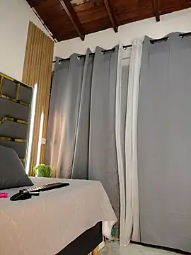 Oliver_bigblack_cock 现场XXX聊天