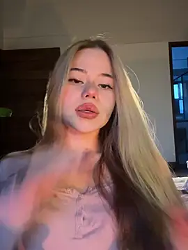 curchez_ Show in webcam