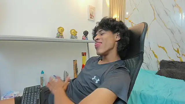 Zayn_Fox32 Webcam show