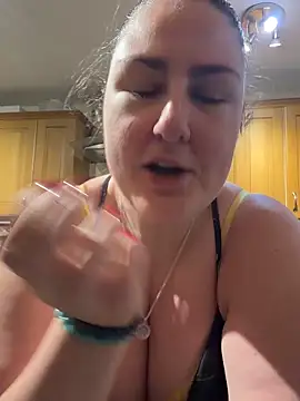 Lacey_BBW Show in webcam