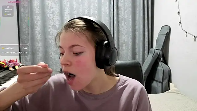 CutieAnny: вебкам-шоу