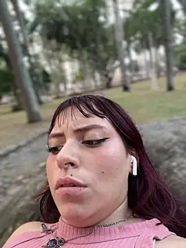 RojitasTeaseX_ Show in webcam