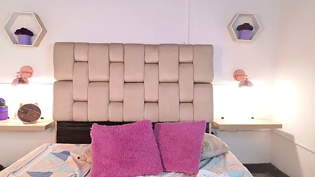 katiamoree Pertunjukan Webcam