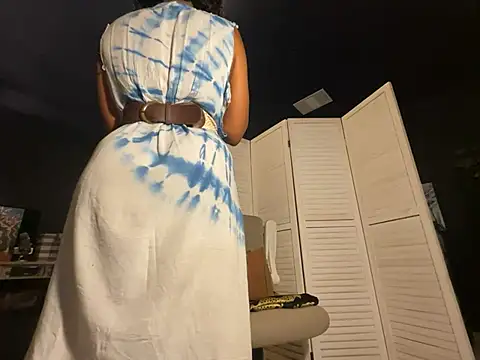 wynterheat: διαδικτυακό σόου στην κάμερα