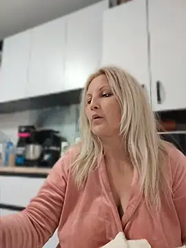 Divineblondn Webbikameraesitys