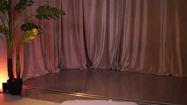 NatyDesiree's Live XXX Chat