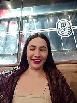 -Nicol's Live XXX Chat