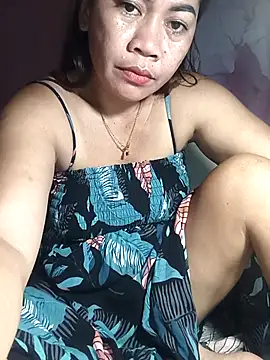 SweetChubbyMommy_02's Webcam Show