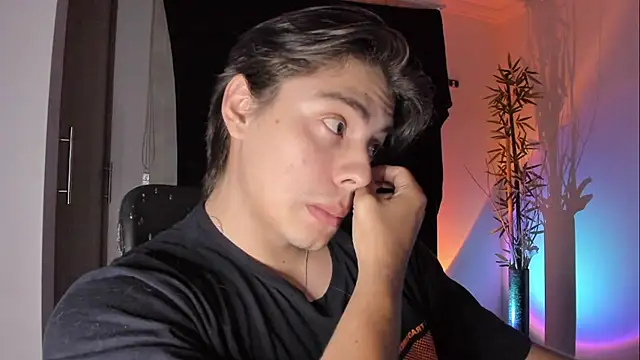 Giordano_Russo 라이브 XXX 채팅