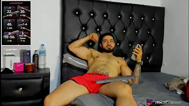 mikeblaree élő XXX-chatje