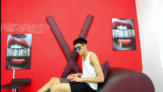 Show modela AVENGER_BOYS2026 na web-kameri