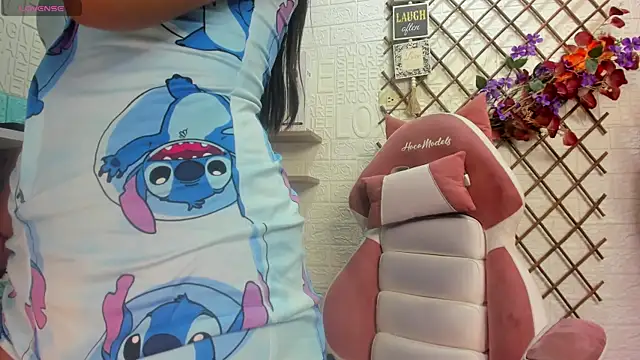 LITTLE-NESSA Live XXX Chat